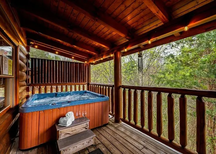 2-Bedroom Cabin With 2 Master Suites, Loft, Half-Bath And Hot Tub In A Serene Resort Setting