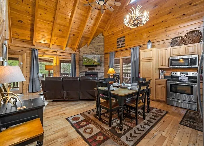 2-Bedroom Cabin With 2 Master Suites, Loft, Half-Bath And Hot Tub In A Serene Resort Setting