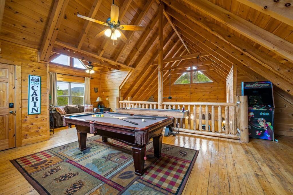 2-bedroom With 2 Master Suites, Loft, Half-bath And Hot Tub In A Serene Setting *